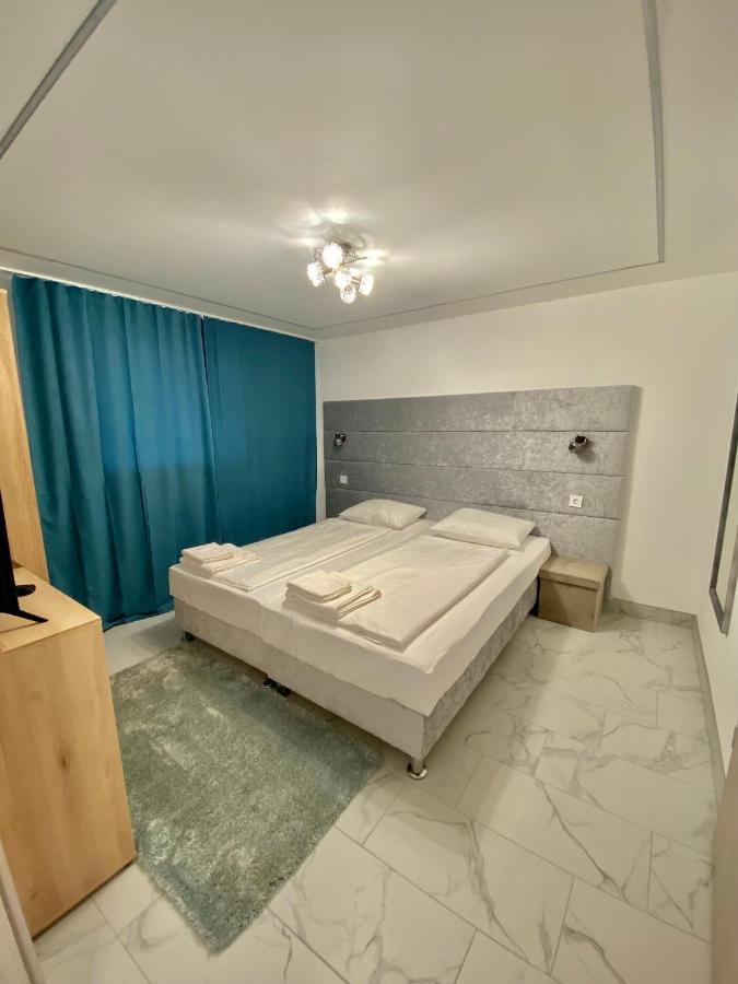 Q-Panzio Bed & Breakfast Tata Exterior photo