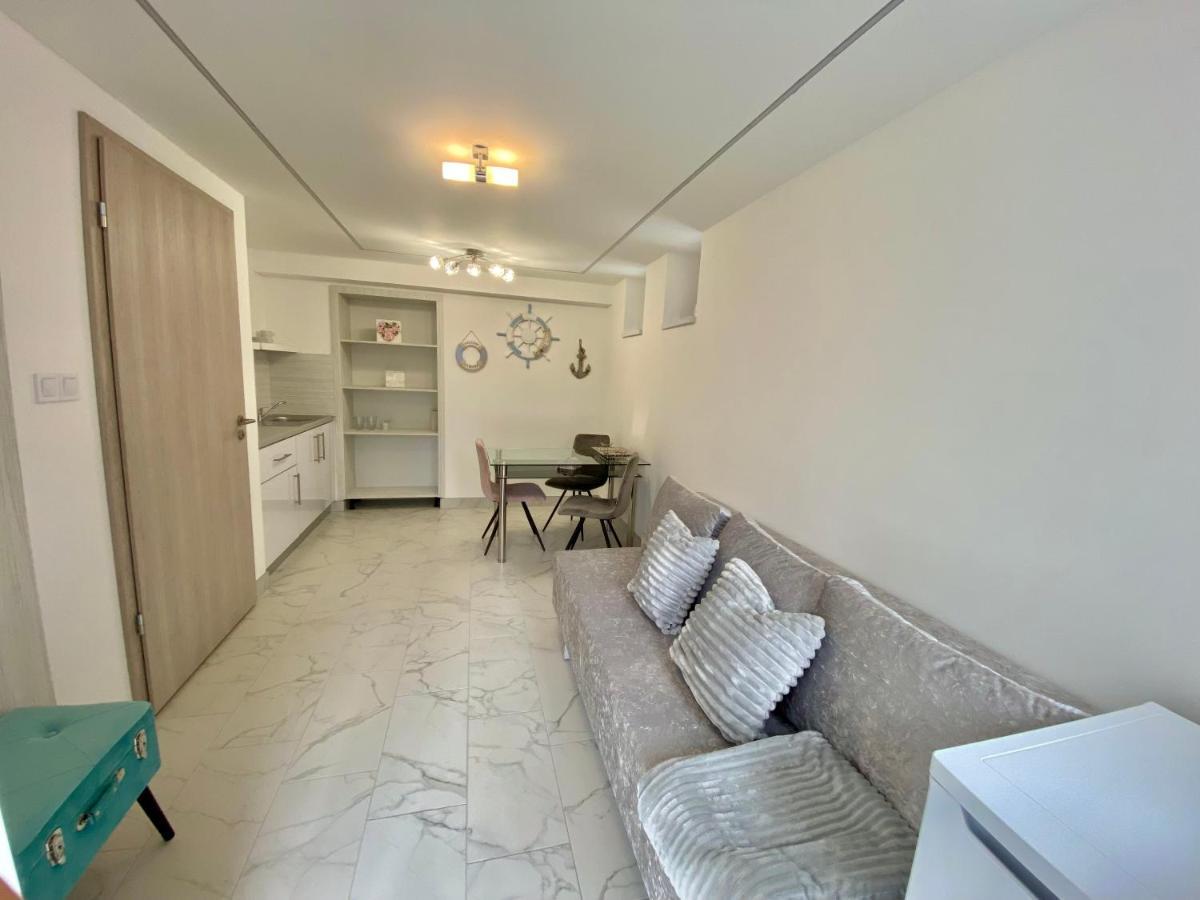 Q-Panzio Bed & Breakfast Tata Exterior photo